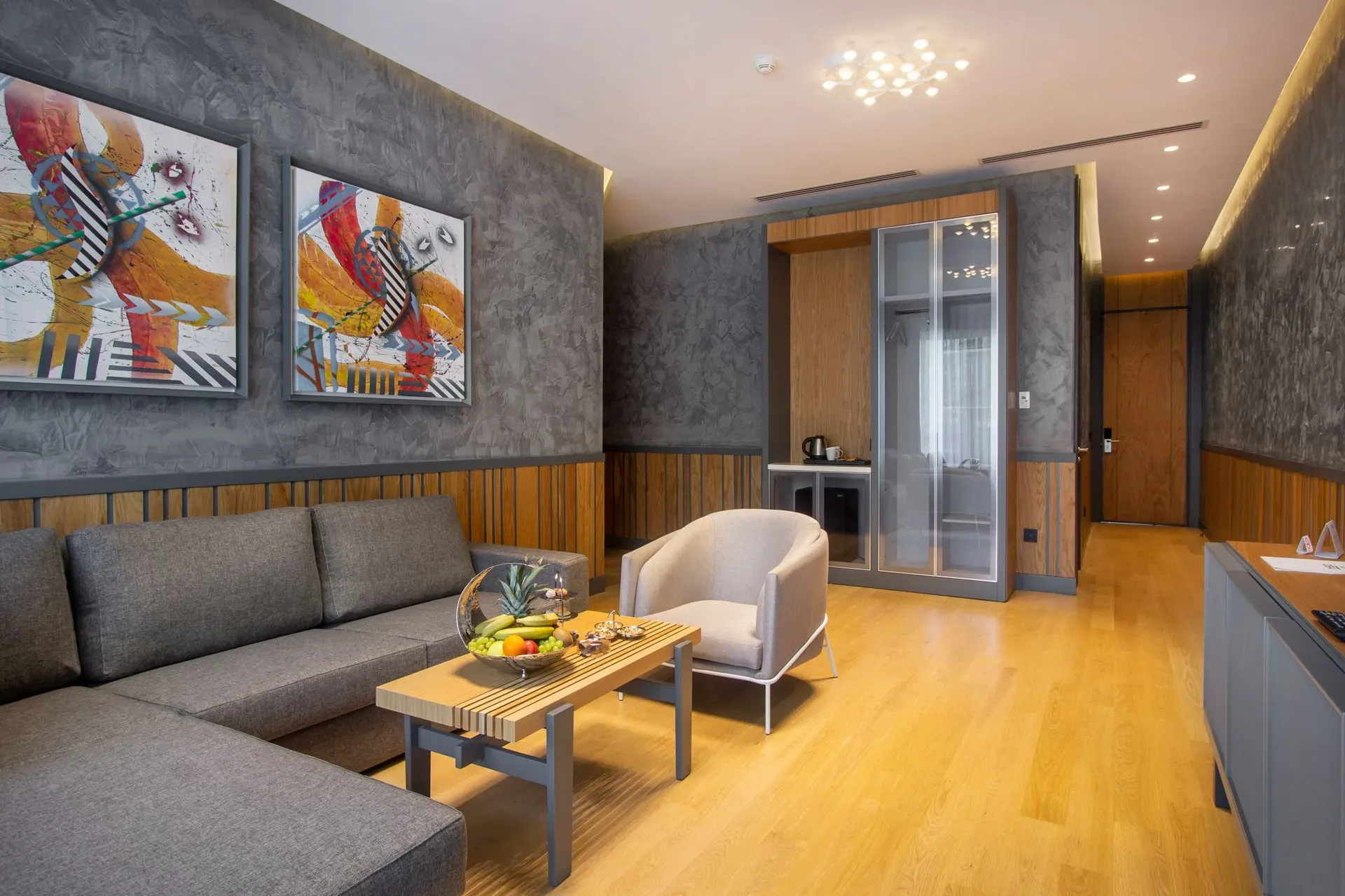 Executive Suite